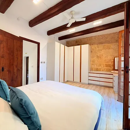 Charming 450-year-old House With Pool In Вилла