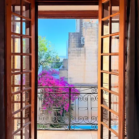 Charming 450-year-old House With Pool In