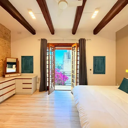 Вилла Charming 450-year-old House With Pool In Нашшар