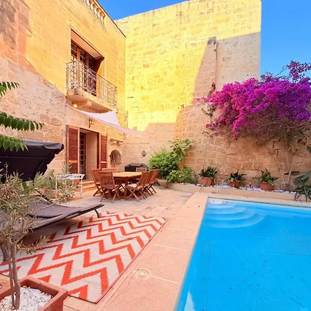 Charming 450-year-old House With Pool In Нашшар