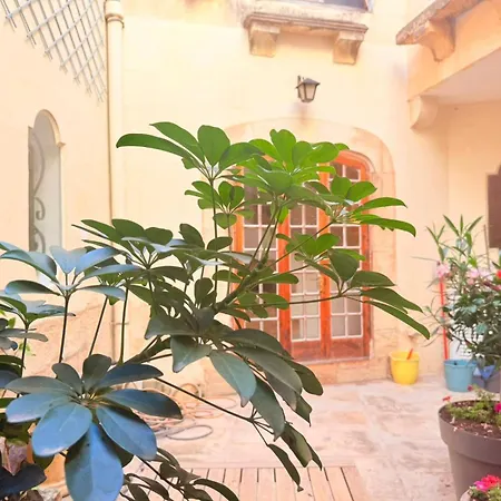 Charming 450-year-old House With Pool In Нашшар