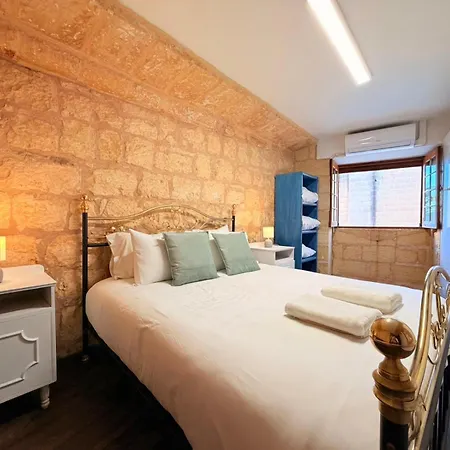 Charming 450-year-old House With Pool In Вилла