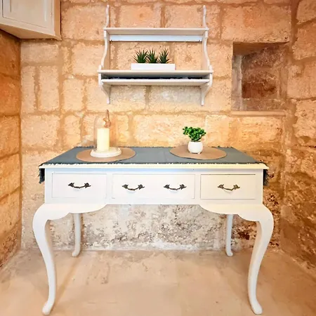 Charming 450-year-old House With Pool In Нашшар