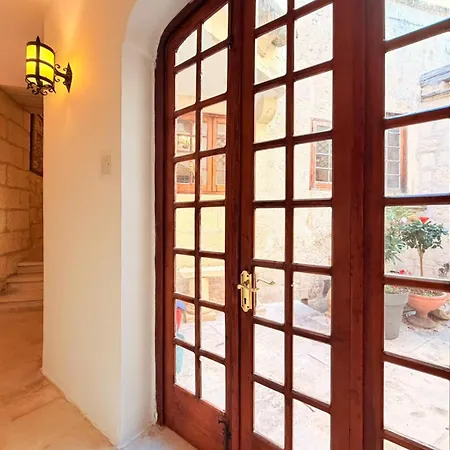 Charming 450-year-old House With Pool In * Нашшар