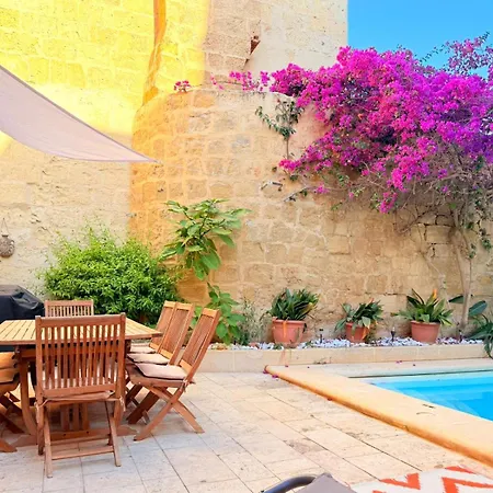 Charming 450-year-old House With Pool In * Нашшар