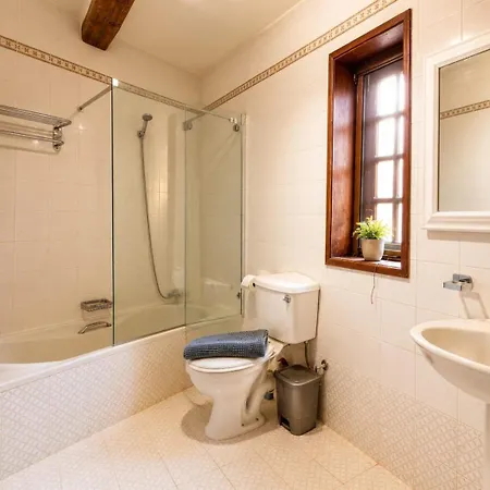 Charming 450-year-old House With Pool In Вилла *